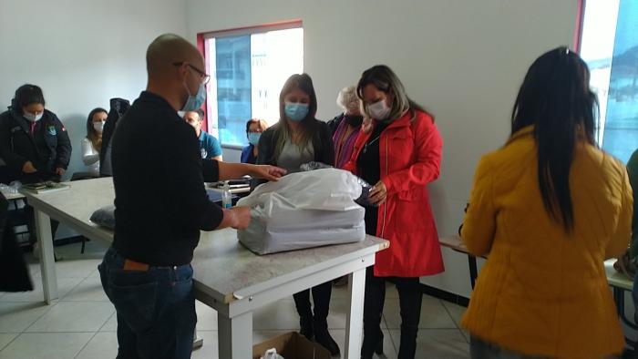 Secretaria de Saúde de Urubici distribui jaquetas personalizadas aos Agentes Comunitários