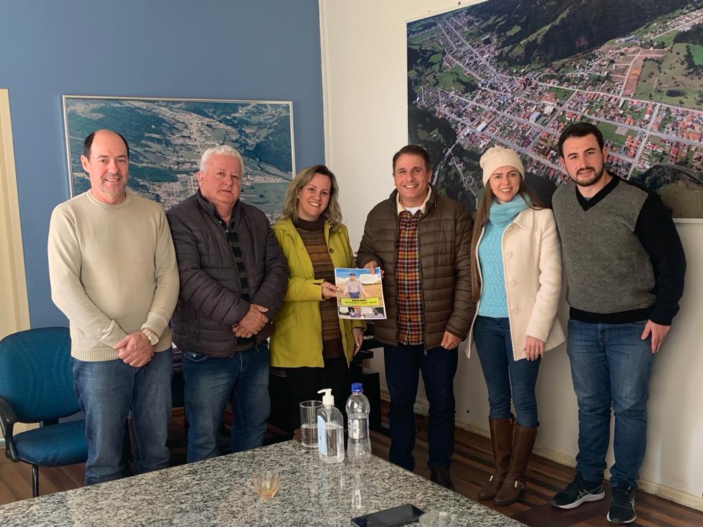 Prefeitura Municipal de Urubici | Prefeitura Municipal recebe a visita do Deputado Estadual Altair Silva