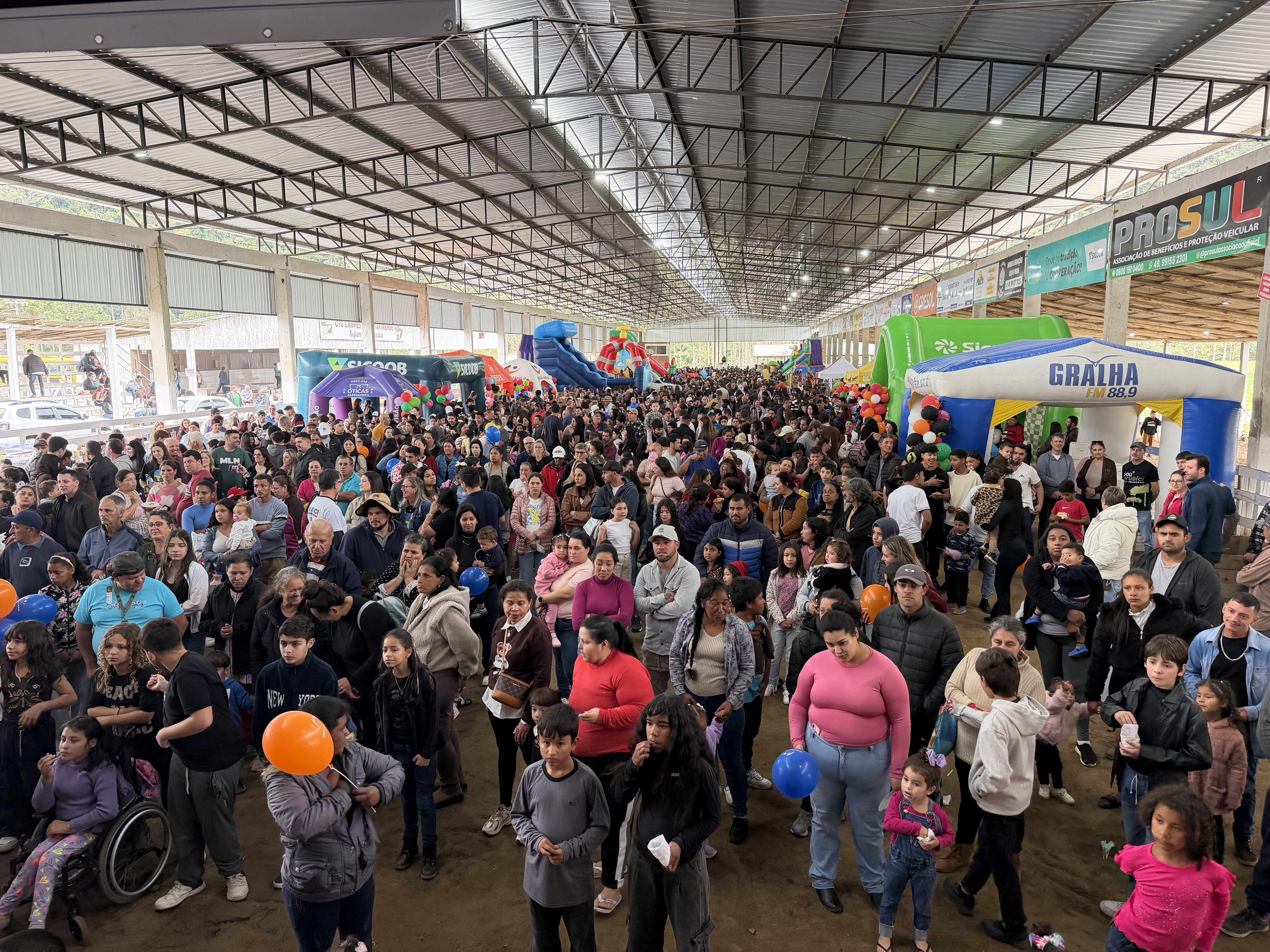 Festa do Dia das Crianças reúne 3 mil crianças em Urubici