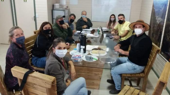 Reunião do COMTUR delineia o planejamento de ações para o turismo em Urubici Reunião do COMTUR delineia o planejamento de ações para o turismo em Urubici